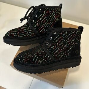 New UGG K Neumel Graphic stitch boots. Size 13